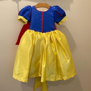 Snow White outfit/costume